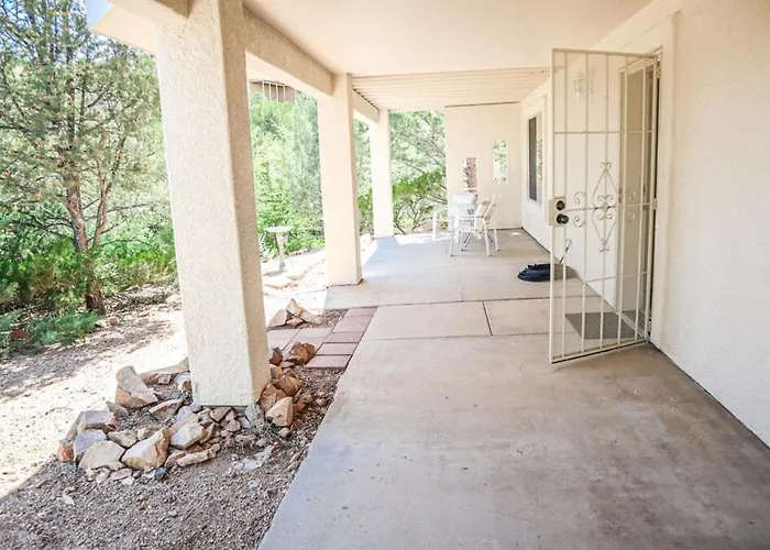 Poppy House- Charming Getaway - Mtn Views Apartment *