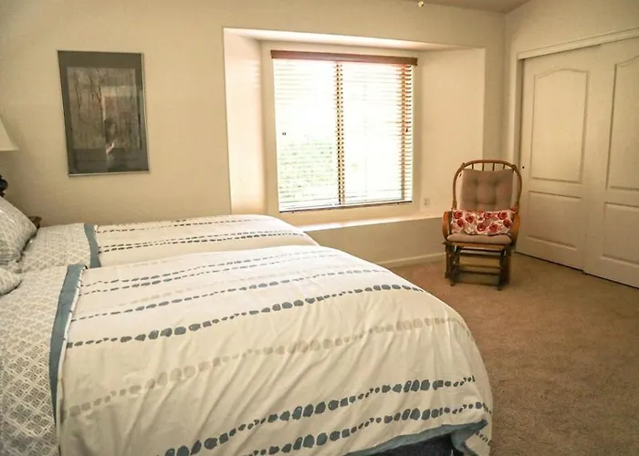 Apartment Poppy House- Charming Getaway - Mtn Views *