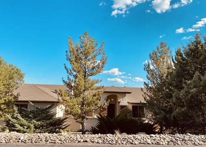 Poppy House- Charming Getaway - Mtn Views Apartment